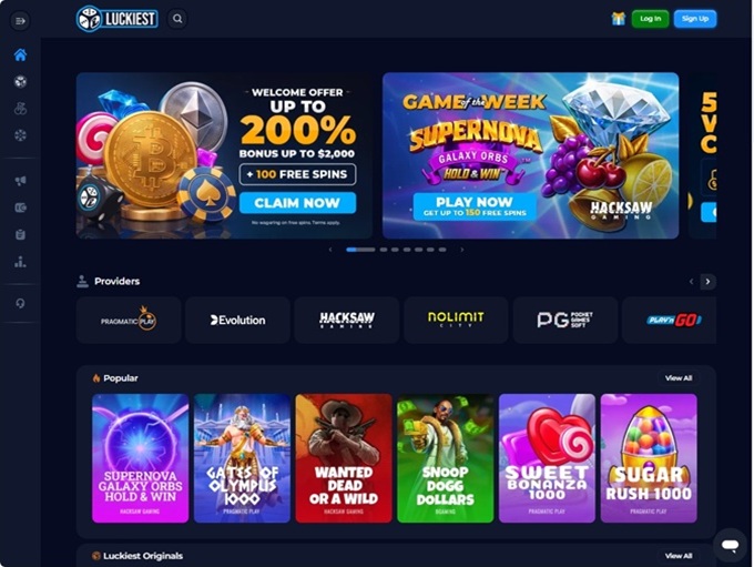 Luckiest Casino lobby